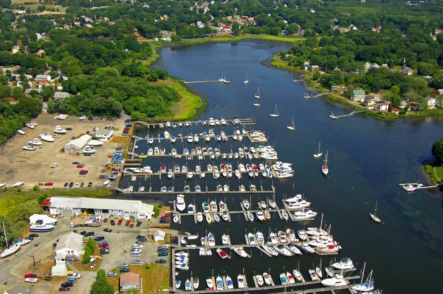 Yacht Charter Warwick