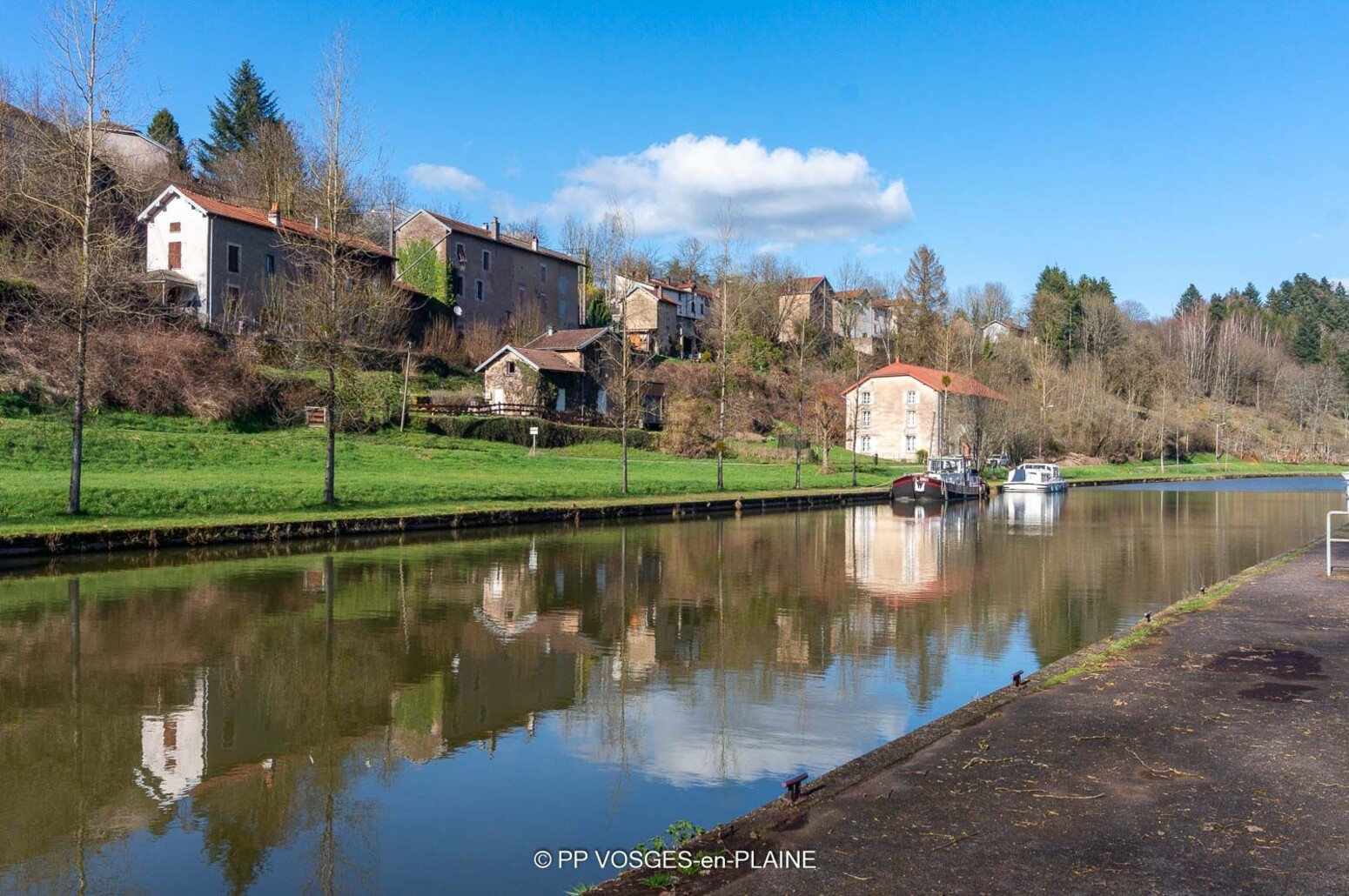 Najam Brodova Fontenoy-le-Château