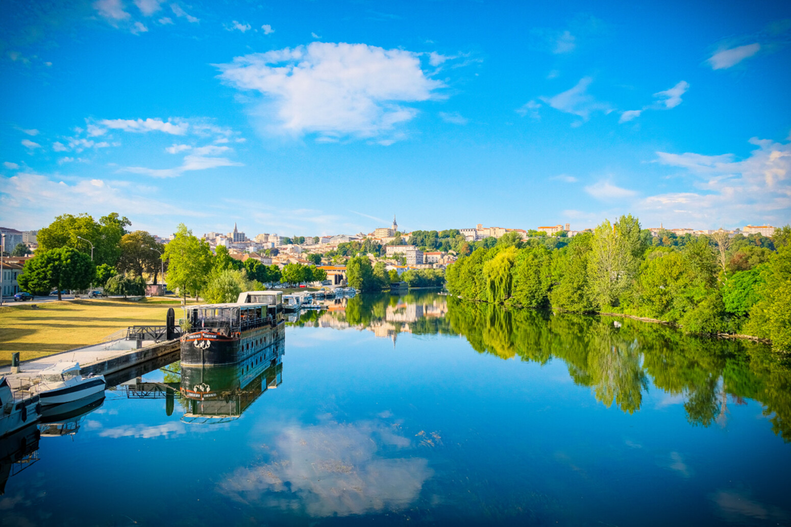 Noleggio Barche Angouleme